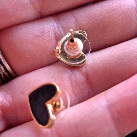 💲6️⃣ Bundled ✔️Black Stud Heart Earrings  Gold Alloy  | Jewelry Gifts for Her - Picture 8 of 9
